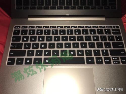 华为电脑键盘怎么拆开(华为电脑键盘拆卸指南)